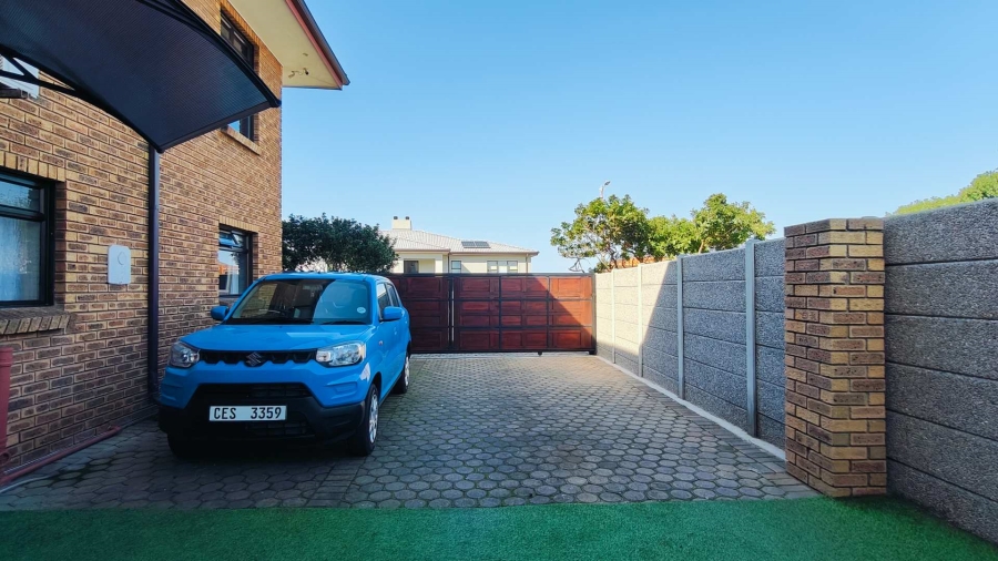 3 Bedroom Property for Sale in Bayview Western Cape